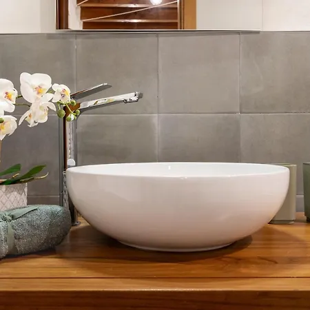 Anniusca Nest * Verona