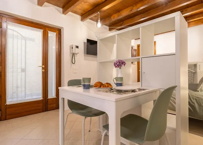 Anniusca Nest * Verona