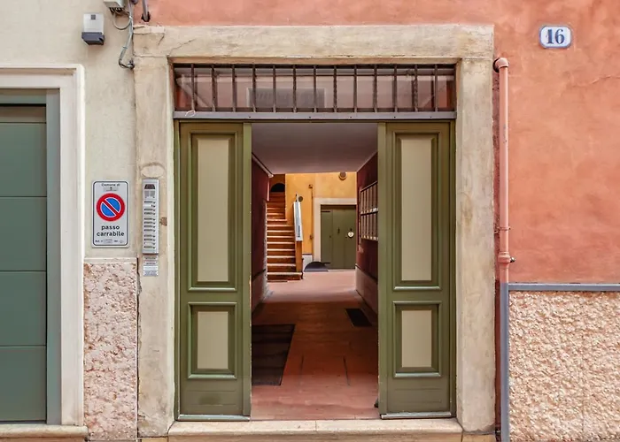 Anniusca Nest * Verona